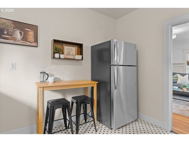 7515 Se MARTINS St, Portland, OR 97206