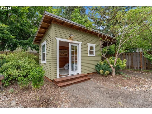 7515 Se MARTINS St, Portland, OR 97206