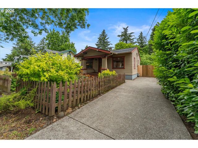 7515 Se MARTINS St, Portland, OR 97206