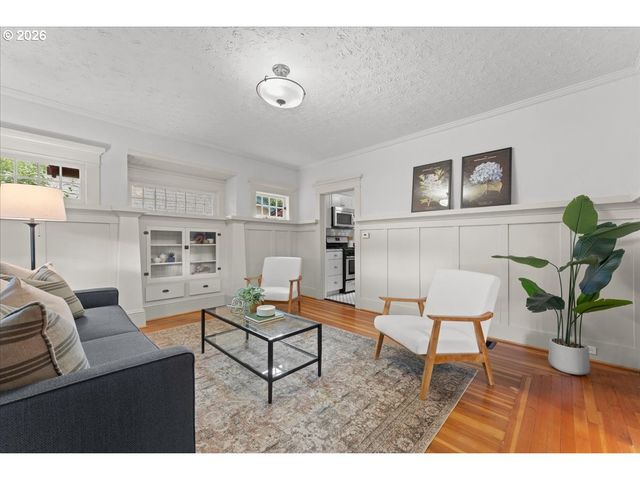 7515 Se MARTINS St, Portland, OR 97206