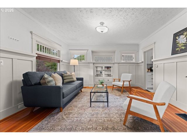 7515 Se MARTINS St, Portland, OR 97206