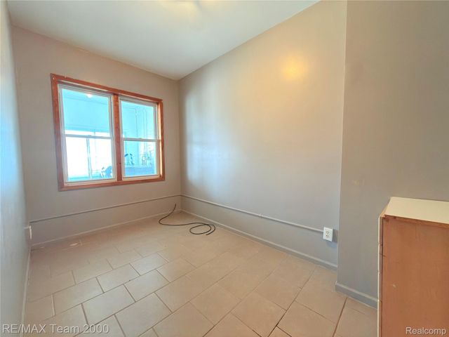 13134 W Warren Avenue, Dearborn, MI 48126