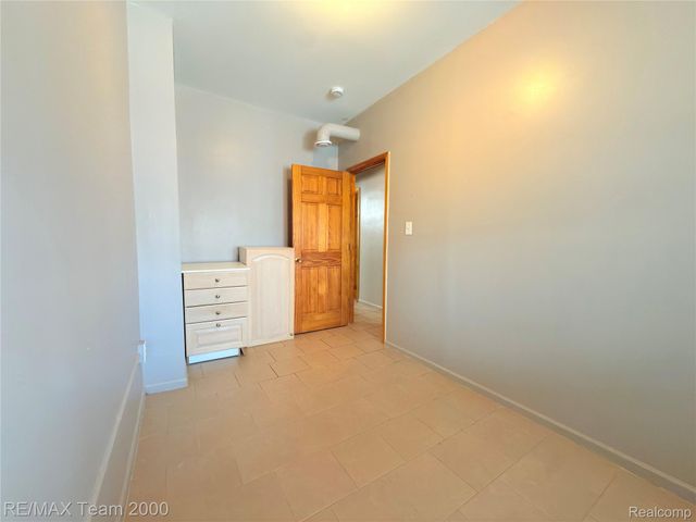 13134 W Warren Avenue, Dearborn, MI 48126