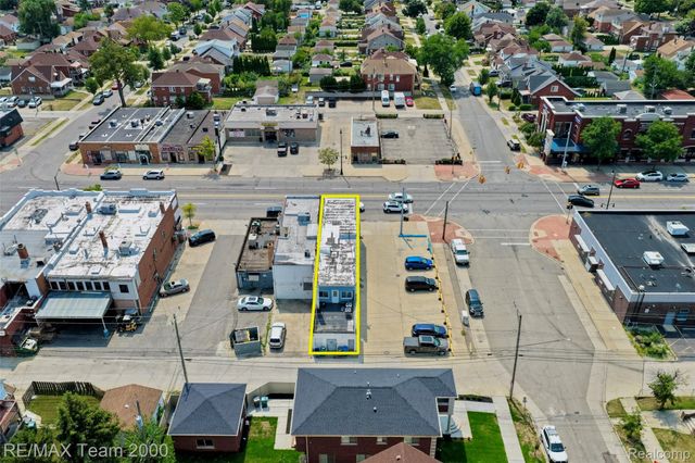 13134 W Warren Avenue, Dearborn, MI 48126