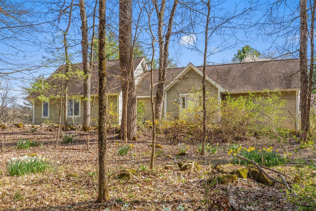 270 Milan Hollow Road, Rhinebeck, NY 12572