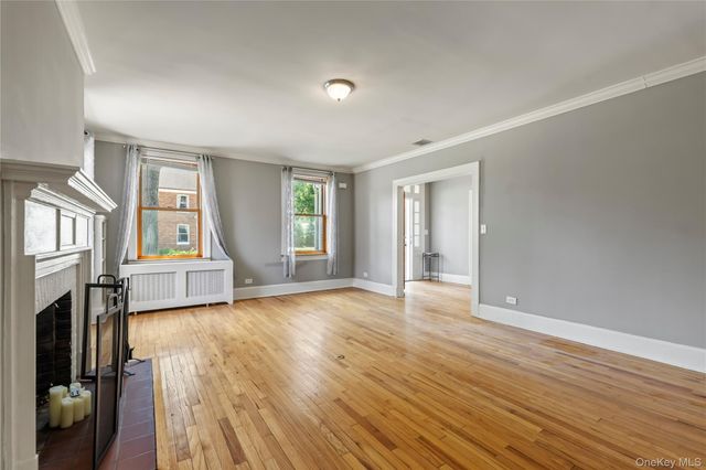 315 Ellington Avenue E, Garden City, NY 11530