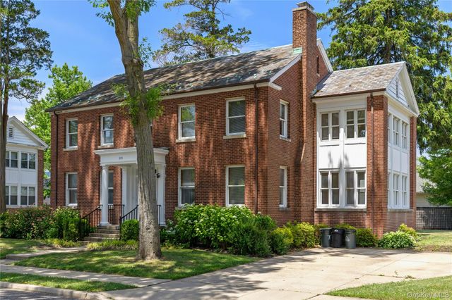 315 Ellington Avenue E, Garden City, NY 11530