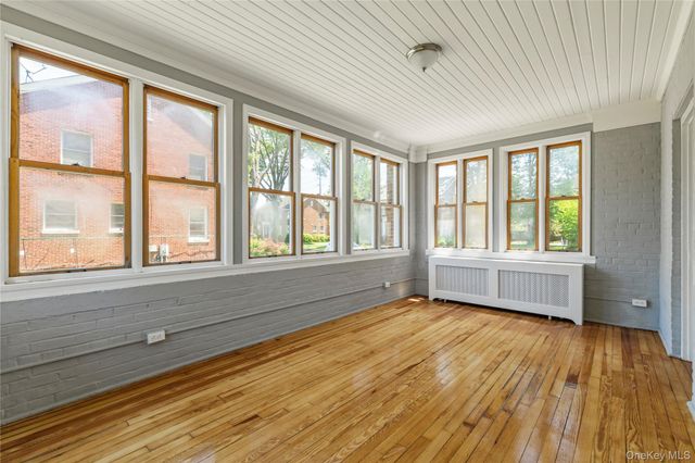 315 Ellington Avenue E, Garden City, NY 11530