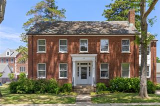 315 Ellington Avenue E, Garden City, NY 11530