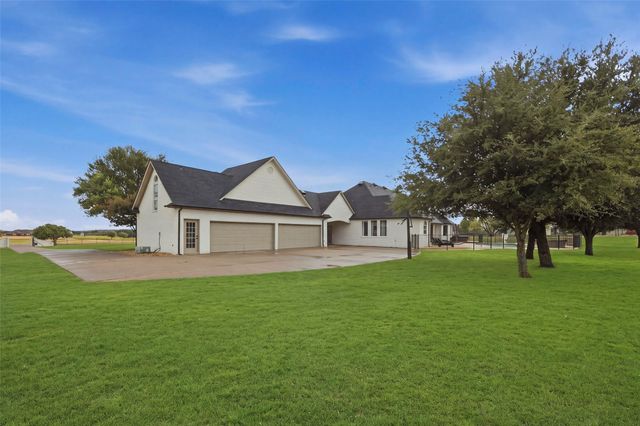 106 Bear Path Trail, Fort Worth, TX 76126
