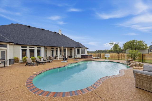 106 Bear Path Trail, Fort Worth, TX 76126