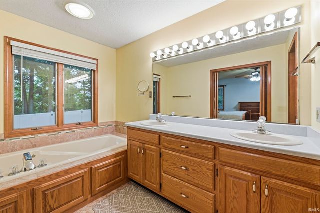 335 Northwest Passage Trail, Fort Wayne, IN 46825