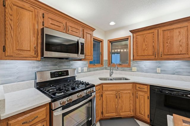 335 Northwest Passage Trail, Fort Wayne, IN 46825