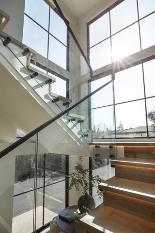 1866 Valparaiso Avenue, Menlo Park, CA 94025