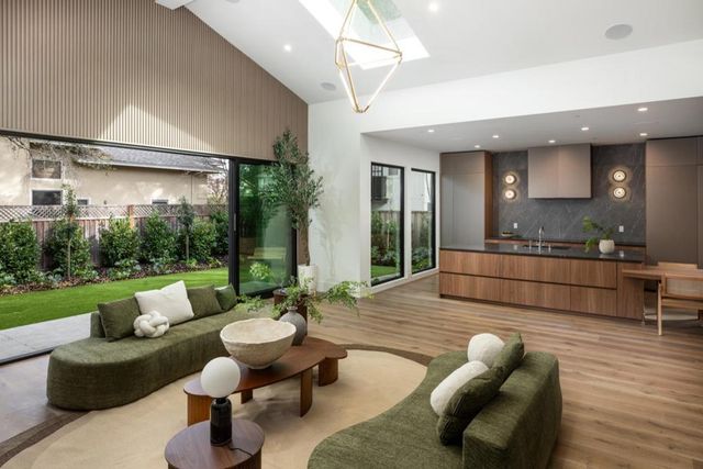 1866 Valparaiso Avenue, Menlo Park, CA 94025