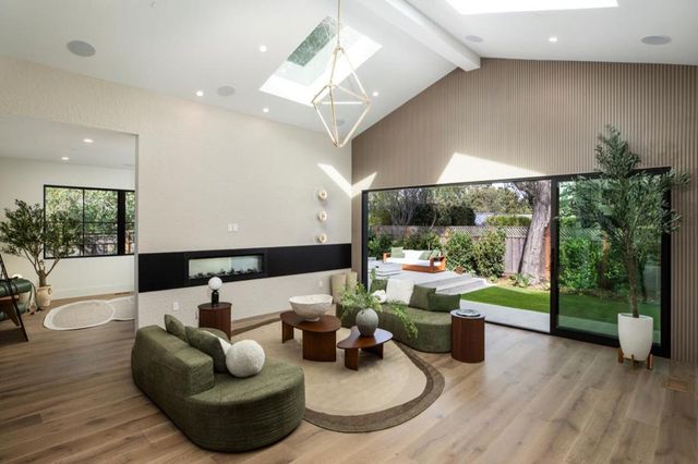 1866 Valparaiso Avenue, Menlo Park, CA 94025