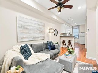 358 3rd Street 3L, Hoboken, NJ 07030