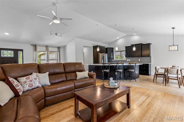 4425 Johnson Ridge Estates Road, Bloomsdale, MO 63627