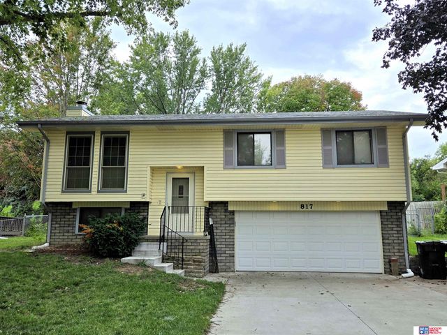 817 W Leon Drive, Lincoln, NE 68521