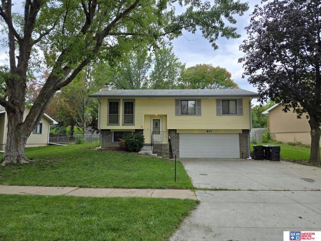 817 W Leon Drive, Lincoln, NE 68521