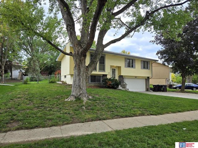 817 W Leon Drive, Lincoln, NE 68521