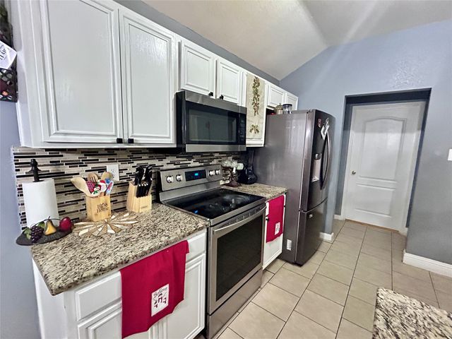 1216 Rio Vista Drive, Desoto, TX 75115