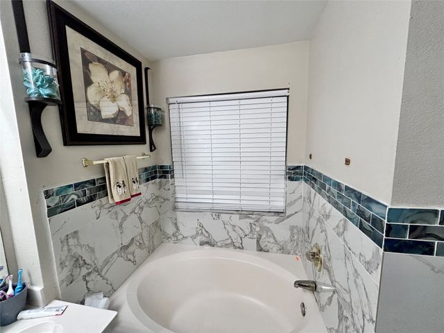 1216 Rio Vista Drive, Desoto, TX 75115