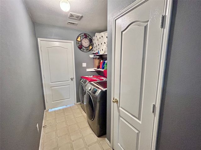 1216 Rio Vista Drive, Desoto, TX 75115