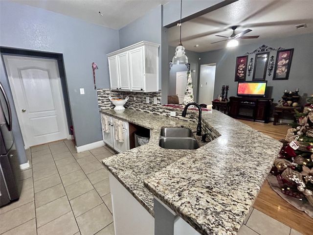 1216 Rio Vista Drive, Desoto, TX 75115