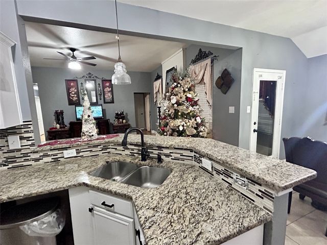 1216 Rio Vista Drive, Desoto, TX 75115