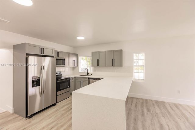 3180 NW 2nd St, Miami, FL 33125