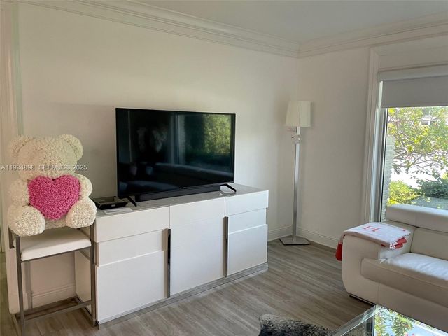 286 Bal Bay Dr 4, Bal Harbour, FL 33154