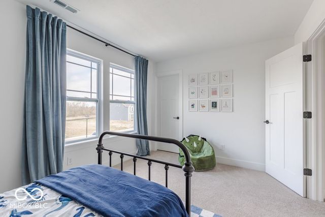 328 N Bur Oak Drive, Mooresville, IN 46158