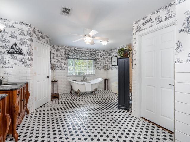 8003 Twining Oaks Lane, Spring, TX 77379