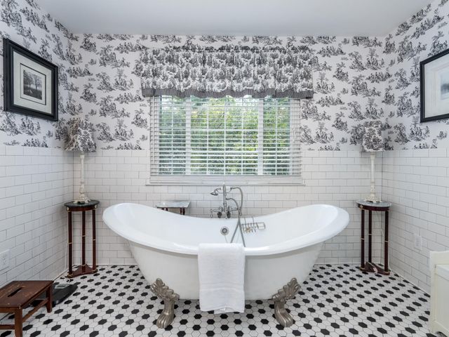 8003 Twining Oaks Lane, Spring, TX 77379