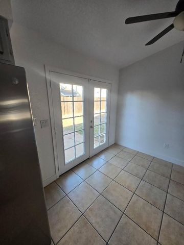 6585 Rancho Pico Way, Sacramento, CA 95828