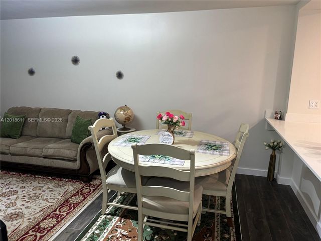 300 Berkley Rd 212, Hollywood, FL 33024
