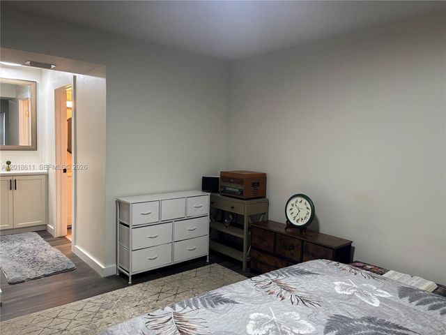 300 Berkley Rd 212, Hollywood, FL 33024