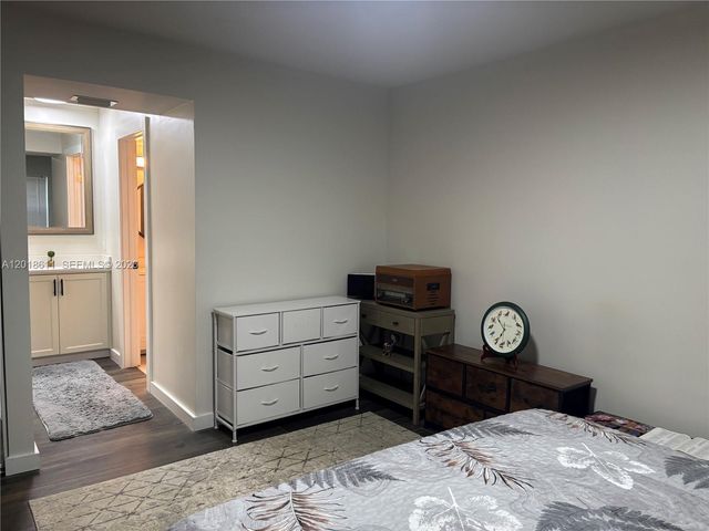 300 Berkley Rd 212, Hollywood, FL 33024