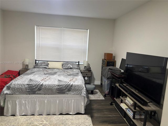 300 Berkley Rd 212, Hollywood, FL 33024