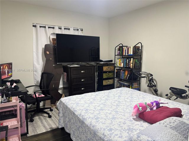 300 Berkley Rd 212, Hollywood, FL 33024