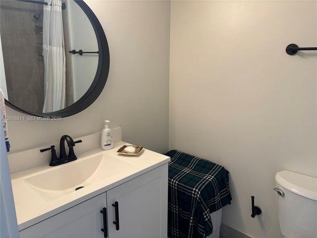 300 Berkley Rd 212, Hollywood, FL 33024