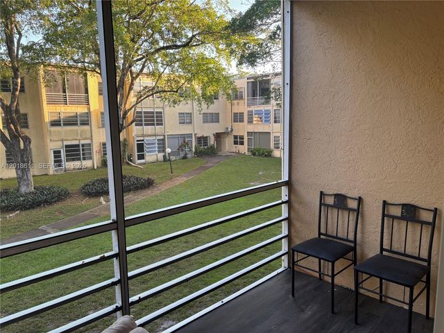 300 Berkley Rd 212, Hollywood, FL 33024