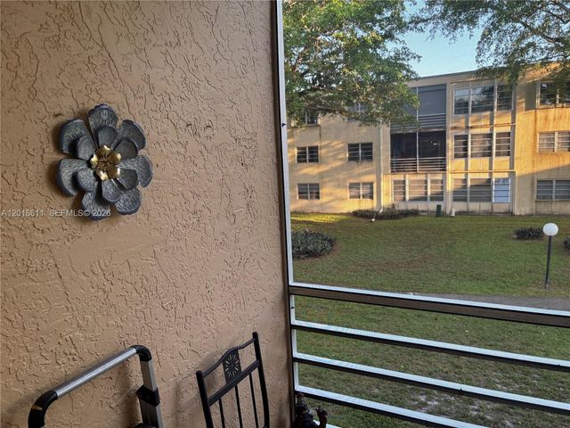 300 Berkley Rd 212, Hollywood, FL 33024