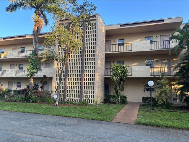 300 Berkley Rd 212, Hollywood, FL 33024