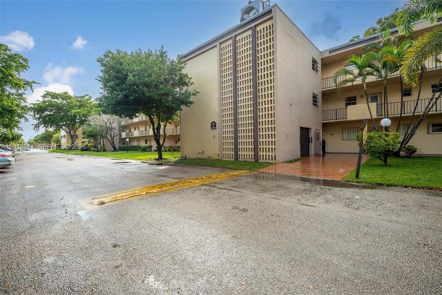 300 Berkley Rd 212, Hollywood, FL 33024