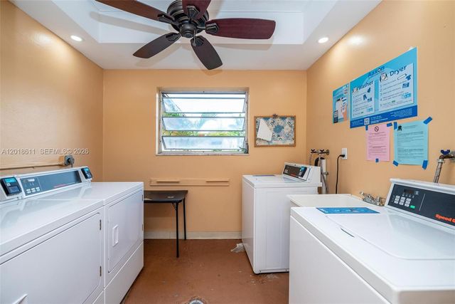 300 Berkley Rd 212, Hollywood, FL 33024