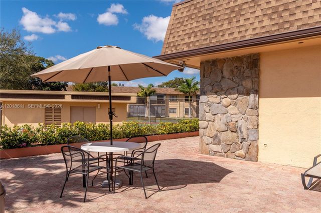 300 Berkley Rd 212, Hollywood, FL 33024
