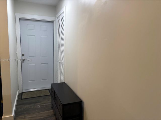 300 Berkley Rd 212, Hollywood, FL 33024