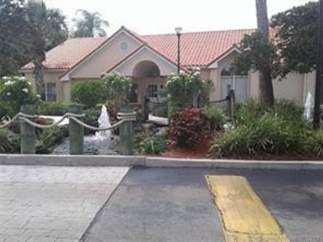 3440 PINEWALK Drive N 515, Margate, FL 33063
